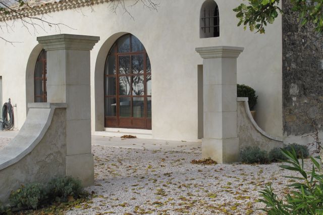 Piliers de portail en pierre naturelle à Rognes