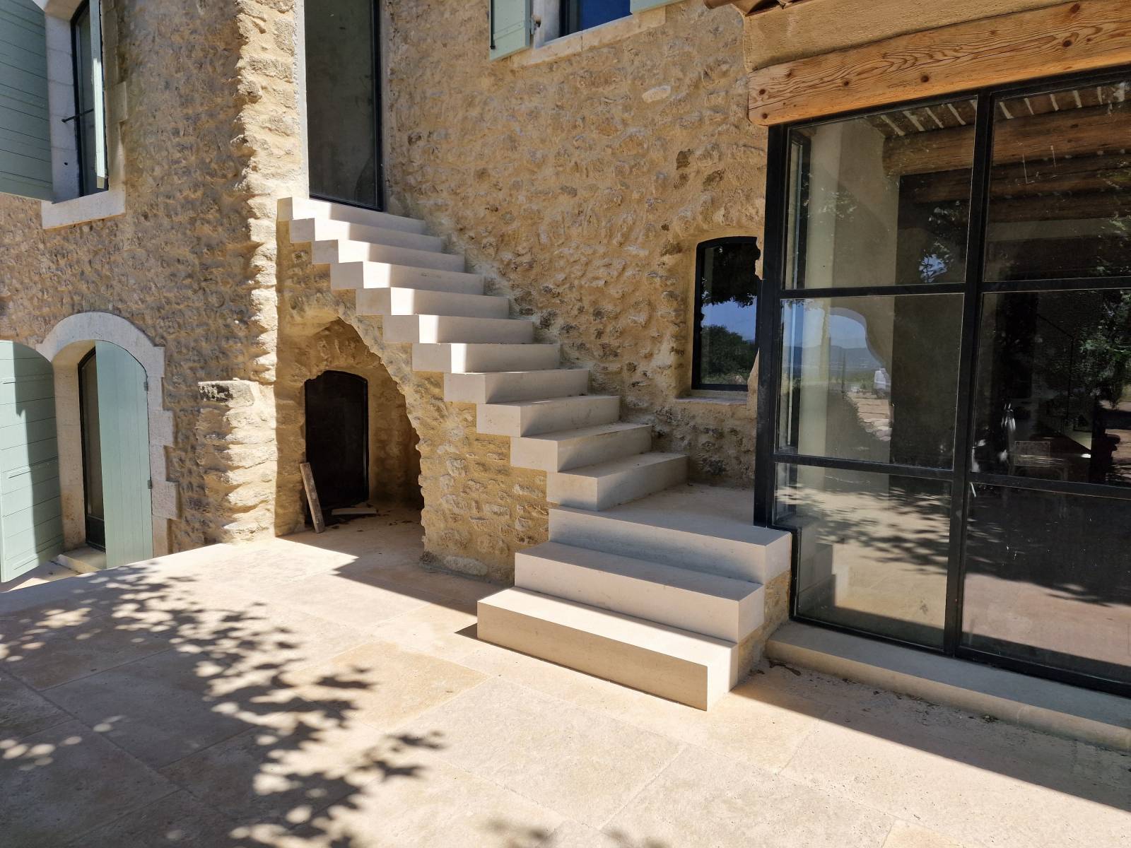 Dallage en pierre du périgord