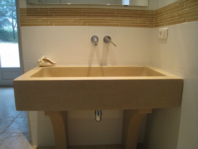 Vasque sur mesure en pierre