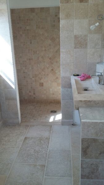 dalle en pierre salle de bain