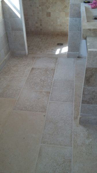 Dallage en pierre de Bourgogne grenaillée en Arles