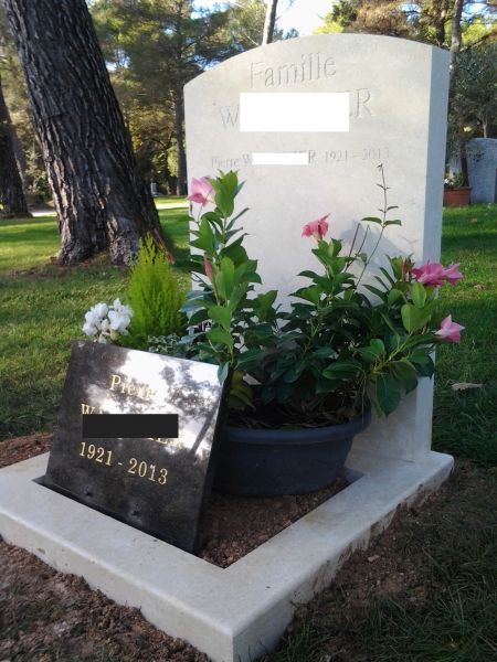 Petite stèle en pierre Marseille