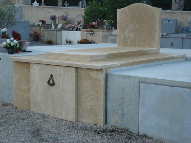 habillage caveau en pierre Rians