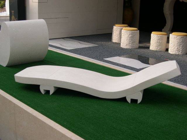 MOBILIER DE JARDIN EN PIERRE NATURELLE A LAMBESC