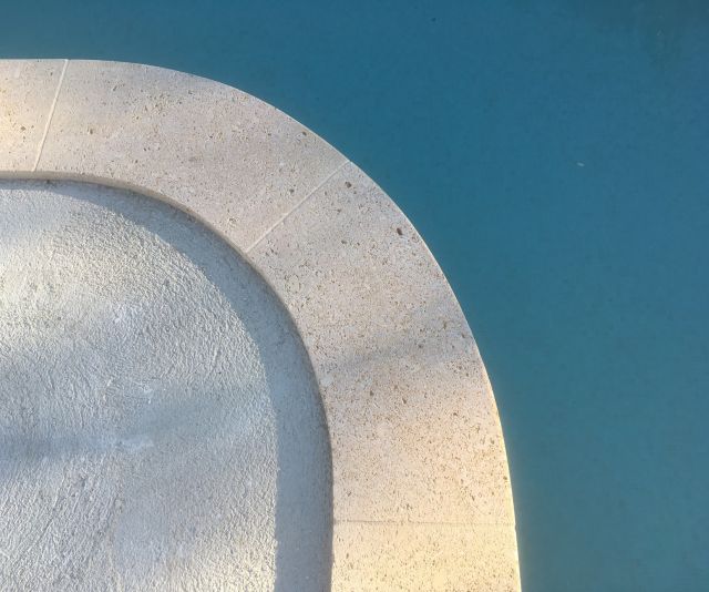 Margelle de piscine sur mesure