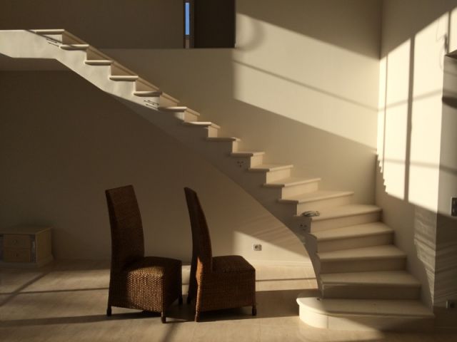 Escalier en pierre de bourgogne à rognes