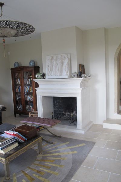 Fabrication de cheminée de style en pierre naturelle Bouches du Rhônes.