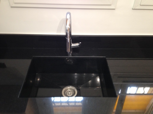 Evier en granit noir