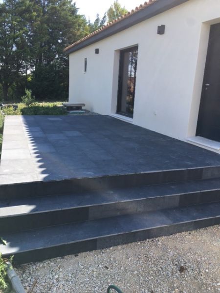 dallage moderne en pierre à Aix en provence 