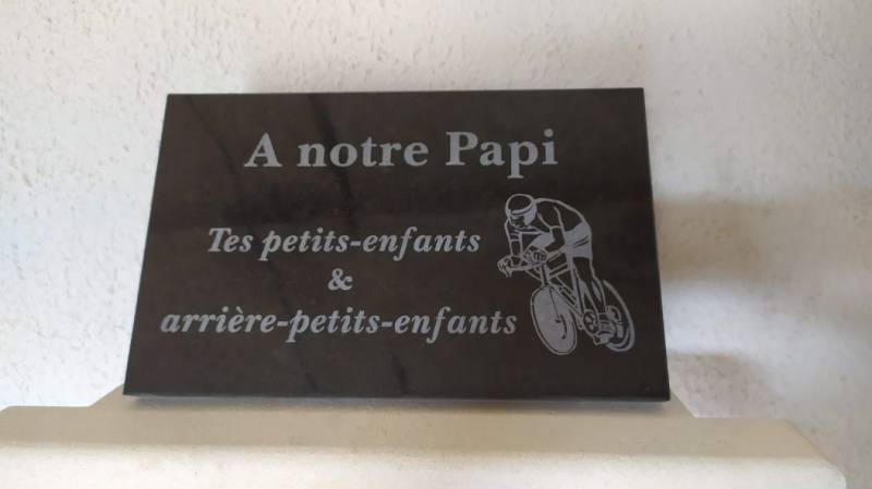 Plaque funéraire personnalisée