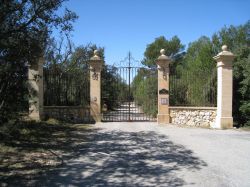 Pierre de Rognes -  Création d'objet décoratif en pierres et fontaines sur-mesure par un artisan Compagnon de France à Marseille en région Sud