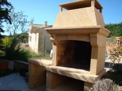 Pierre de Rognes -  Création d'objet décoratif en pierres et fontaines sur-mesure par un artisan Compagnon de France à Marseille en région Sud