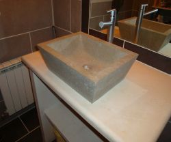 Pierre de Rognes -  Tailleur de pierre spécialisé dans la fabrication de bacs de douche en pierre naturelle à Marseille en région Sud