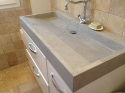 Pierre de Rognes -  Tailleur de marbre pour création sur mesure à Saint-Rémy-de-Provence dans les Alpilles